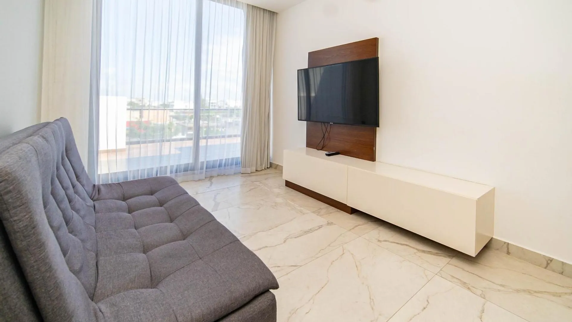 501Ph - Spacious Apartment In The Center, Only 10 Minutes Walking Distance To The Beaches Playa del Carmen