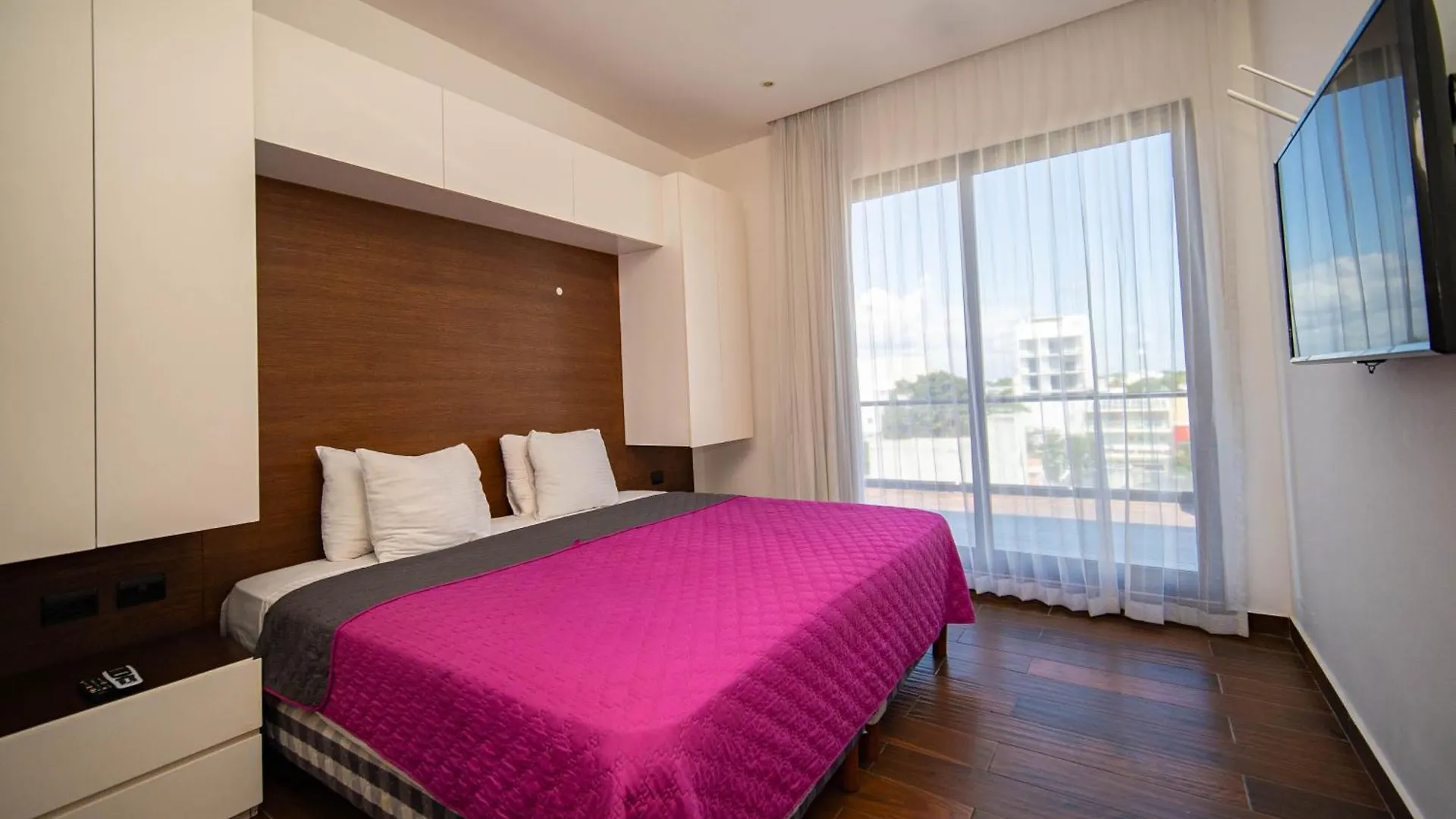 501Ph - Spacious Apartment In The Center, Only 10 Minutes Walking Distance To The Beaches Playa del Carmen
