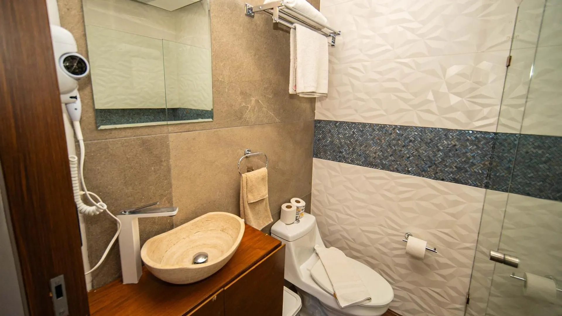 501Ph - Spacious Apartment In The Center, Only 10 Minutes Walking Distance To The Beaches Playa del Carmen
